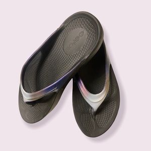 Oofos Luxe Sandal- Calypso